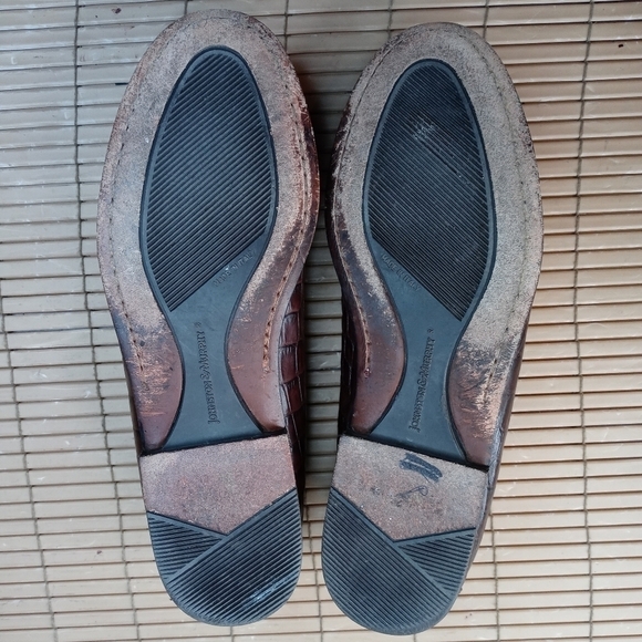 Johnston & Murphy men\'s brown leather Alligator print loafer. Sz 8.5M. 4… main image 7